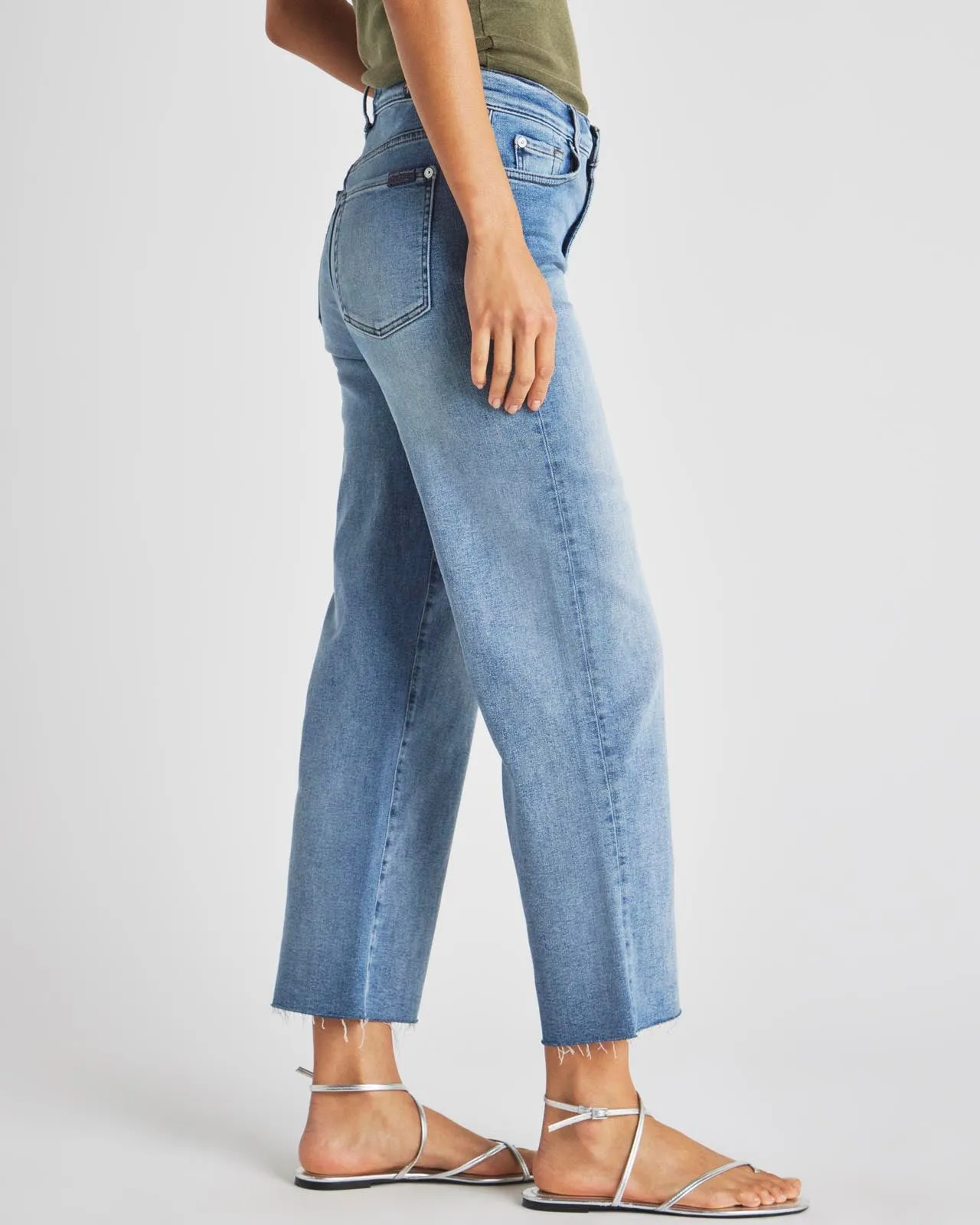 Cropped Wide Leg Jean